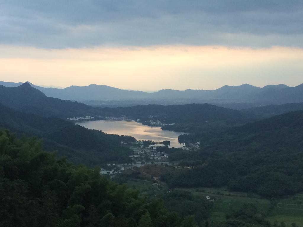 Yi (Anhui) Qingheyue Inn מראה חיצוני תמונה